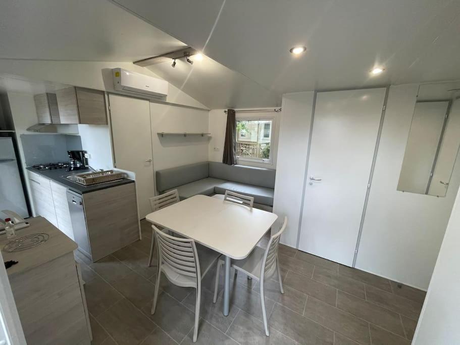 Vue Sur Le Lac, Cadre Verdoyant, Camping 4 Etoiles 欧雷扬 外观 照片